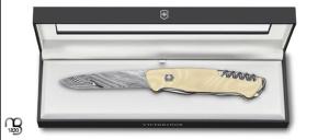   Couteau  "  Ranger 55 Damas Edition limitée 2023 "  Victorinox - 0.9561.J23