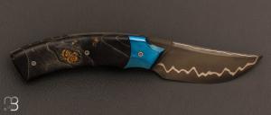 Couteau " custom " liner lock Erable stabilisée bleue et lame sandwich de SMZ Flammes de forge