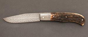 Couteau " Tony " custom de Anthony Brochier - Damas multi-barreaux torsad et bois de cerf