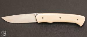 Couteau " custom " pliant ivoire de mammouth blanc et RWL-34 par Jol Grandjean