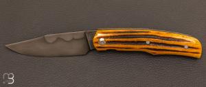 Couteau " Khaos " custom pliant de Michel Grini - Os cerf et lame en XC100