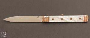  Couteau  "  Pompe centrale " custom par Jean-Pierre Suchras - Nacre blanche et 14C27