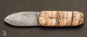 Couteau pliant "Bouledogue"  pompe arrire molaire de mammouth et damas par Eric Depeyre