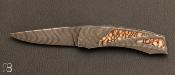 Couteau de poche  cran d'arrt  pompe corail tigr fossile et damas par A & J Chomilier