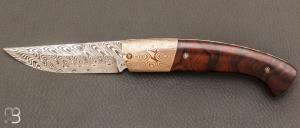   Couteau  "  Pice unique N2/4  " par Manu Laplace - Atelier 1515 - Bois de fer - Damas Mokum