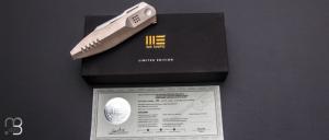  Couteau " Flight Line WE23089-3 - 024/210 " WE KNIFE - Polished Bead Blasted Titanium et Böhler M390