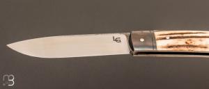   Couteau  "  Le Forester " par Laurent Gaillard - Bois de cerf et 90McV8