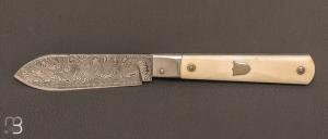  Couteau  "  Pradel " de collection par Benjamin Lohou - Ivoire de phacochre et lame en Damasteel