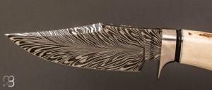 Couteau "  droit  " custom cerf sambar et lame damas plume par Milan Mozolic