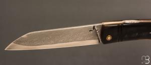   Couteau " custom " pompe avant par Thomas LECAS - Corne de mouflon et lame damas