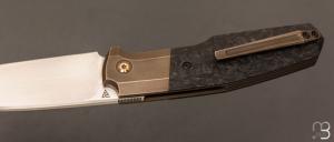  Couteau " Fif20 " par CKF Knives et Philippe Jourget - Titane et fibre de carbone marble