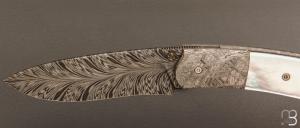   Couteau  " GYR " front-flipper par Tim Bernard - Nacre blanche et météorite