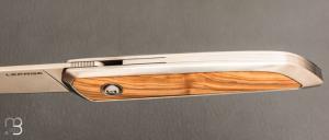 Couteau " Le Galeriste Titane LPO " button-lock par Lepage Knives - Olivier