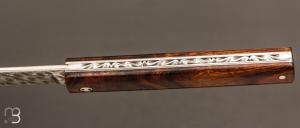    Couteau " L'Olonnois " par L'Atelier du capitaine - Bois de fer d'Arizona et damas