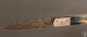    Couteau " Yssingeaux " par Tim Bernard - Ivoire de mammouth et damas plume