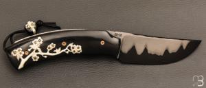    Couteau "1310 Sakura" liner lock de SMZ Flammes de forge - Corne de buffle et lame sandinox
