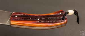   Couteau " Bull " custom 90McV8 et os amber stag par David Breniere