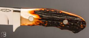  Couteau " Loveless Medium Pro hunter Knife Design " par Shaun Bruwer - Amber Stag