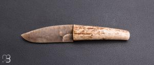 Couteau " Silex de Bourgogne et bois de cerf " par K�vin Chartier