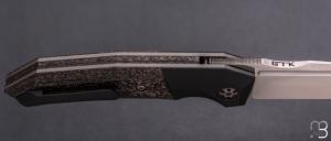 Couteau " Speartak Small " custom de GTKnives - Thomas Gony - Rose Gold Carbon et Zirconium