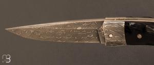 Couteau  " liner-lock custom " par Alain & Joris Chomilier - Corne de Springbok et damas Vegas Forge