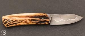  Couteau " liner-lock custom " par Christophe Million - Bois de cerf et acier C130