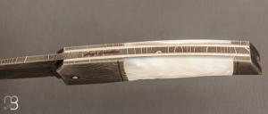    Couteau  " liner-lock custom " par Alain & Joris Chomilier - Nacre et damas de Chad Nichols
