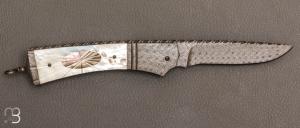 Couteau  "  Automatique " custom de Jerry Rados - Turkish Twist Damascus et Nacre