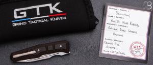  Couteau " Dressytak " custom de GTKnives - Thomas Gony - RWL34 et Antique Dark Layered Bakelite