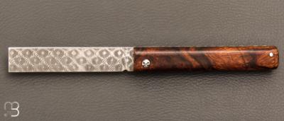    Couteau " L'Olonnois " par L'Atelier du capitaine - Bois de fer d'Arizona et damas