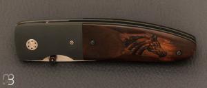  Couteau pliant custom par Owen Wood - Scrimshaw horse