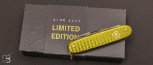 Couteau suisse Victorinox " Pioneer X Alox Édition Limitée 2023 -  Jaune électrique " 0.8231.L23