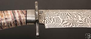  Couteau " Bowie " de Nicolas Mestrallet - Atelier du couteau Vaunaveys - Lame en acier damas forgé et molaire de mammouth