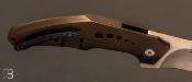 Couteau " Bronze anodized SOS " custom par Tashi Bharucha - Titane et RWL-34