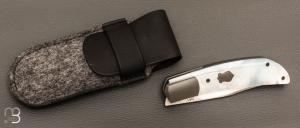 Couteau " Foxy " custom par Maxime Belzunce - Nacre blanche et RWL34