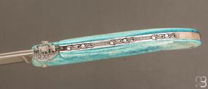   Couteau Laguiole en Aubrac 12 cm manche en os de carbou bleu