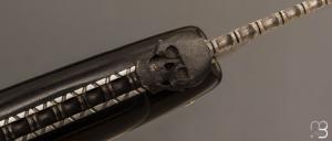  Couteau  Laguiole "Tête de mort" 12 cm par Stéphane Rambaud - Ebène et damas twist