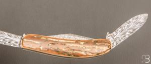 Couteau " Le DUCK de John Wayne " custom par Eric Depeyre - ivoire de mammouth et lames damas plume