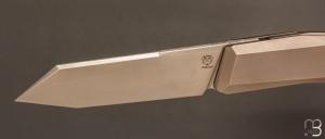    Couteau " Prism - Large " par Poikiloblade - Titane et Bohler M398
