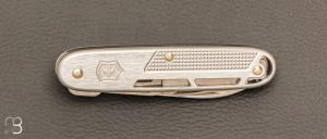   Couteau Synergy Alox Silver par Victorinox - 0.8216.26