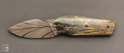    Couteau  "  custom " par Christophe Arbogast - Ivoire de mammouth et lame damas plume