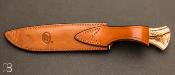 Couteau de chasse en bois de cerf  et rondelles de cuir par Laurent Gaillard
