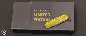 Couteau suisse Victorinox " Classic Alox Édition Limitée 2023 - Jaune électrique " 0.6221.L23