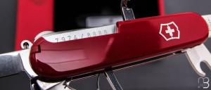  Couteau Suisse Victorinox Huntsman - Série Limitée « Année de la chèvre » 2027 - 1.3714.E16