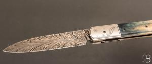    Couteau " Yssingeaux " par Tim Bernard - Ivoire de mammouth et damas plume