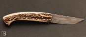 Couteau de poche 1515 Bois de Cerf et lame 12C27 par Manu Laplace