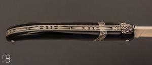  Couteau " Laguiole 12CM " corne noire et mitres centrales gravées par Benoît Salesses