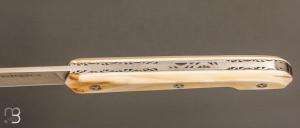  Couteau " Le Capi " par la Coutellerie Savignac - Ivoire de phacochère et lame en 14c28