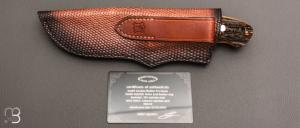  Couteau " Loveless Medium Pro hunter Knife Design " par Shaun Bruwer - Amber Stag