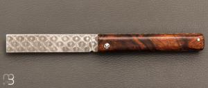    Couteau " L'Olonnois " par L'Atelier du capitaine - Bois de fer d'Arizona et damas